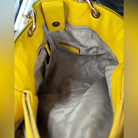 MICHAEL Michael Kors Large Leather Fulton Chain Shoulder Tote (Citrus) - Picture 6 of 16